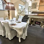 Astra-modern Loft Cathedral View Appartamento