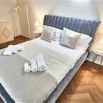Astra-modern Loft Cathedral View *