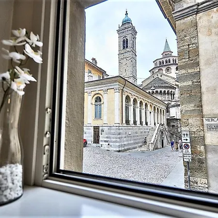 Astra-modern Loft Cathedral View Daire *