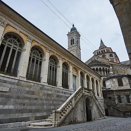 Astra-modern Loft Cathedral View Apartament Bergamo