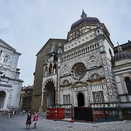 Astra-modern Loft Cathedral View Daire Bergamo