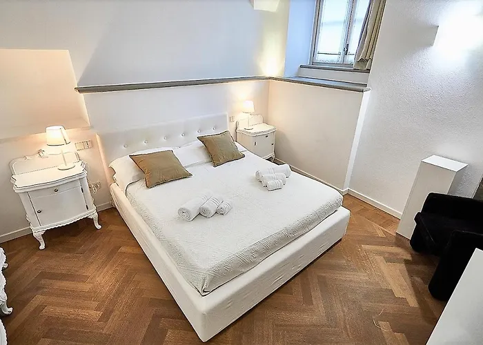 Апартаменти Astra-modern Loft Cathedral View Бергамо